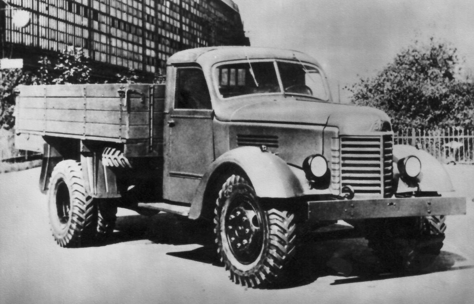 ZIS-150. The first medium-duty truck of the Moscow plant after World War II - , , Zis, Zil, Truck, Longpost