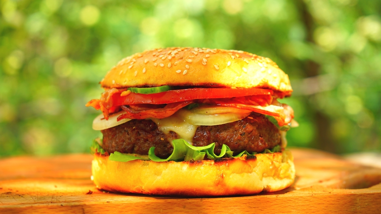 Burger on coals - My, Burger, Video, Hamburger, B-B-Q, Longpost