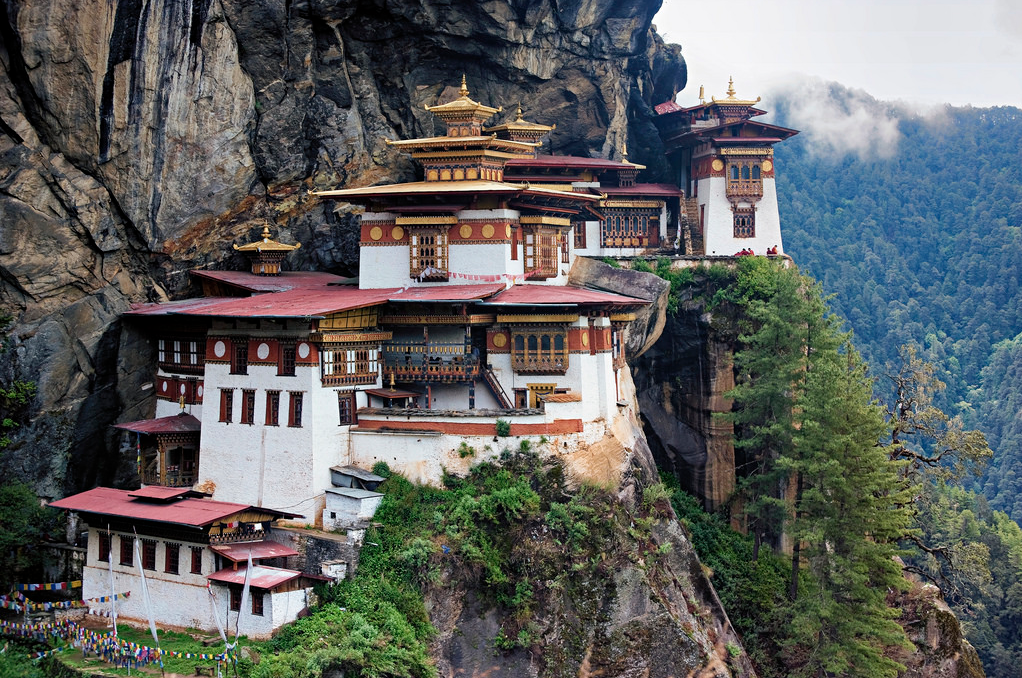 Bhutan is a country of a healthy person on a planet of smokers - Happiness, Nature, Country, Bhutan, The mountains, A life, Himalayas, Longpost