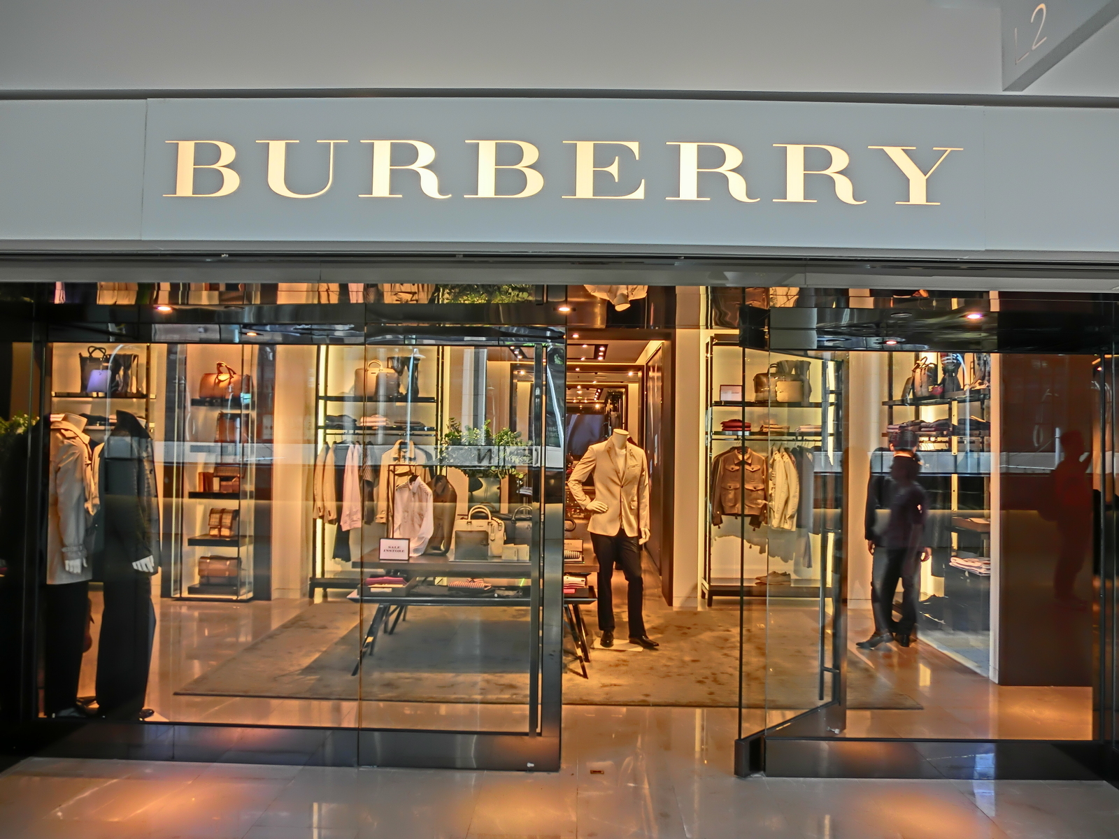 Burberry burned more than $36 million worth of clothes - My, Burberry, Cloth, Burning, 