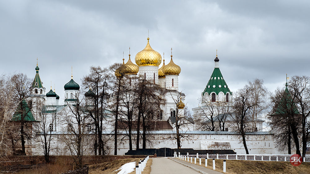 У стен монастыря - Моё, Фотография, Ипатьевский монастырь, Архитектура, Церковь, Длиннопост