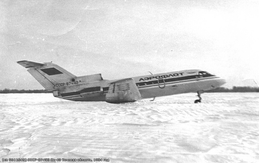 Emergency landing of the Yak-40 on the ice of the Ob - Yak-40, Crash, Emergency landing, Happy end, Longpost