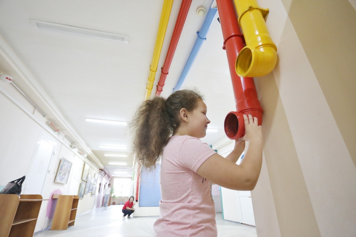 Why do children's clinics have sewer pipes on the ceiling? - Children, The medicine, Creative, Longpost