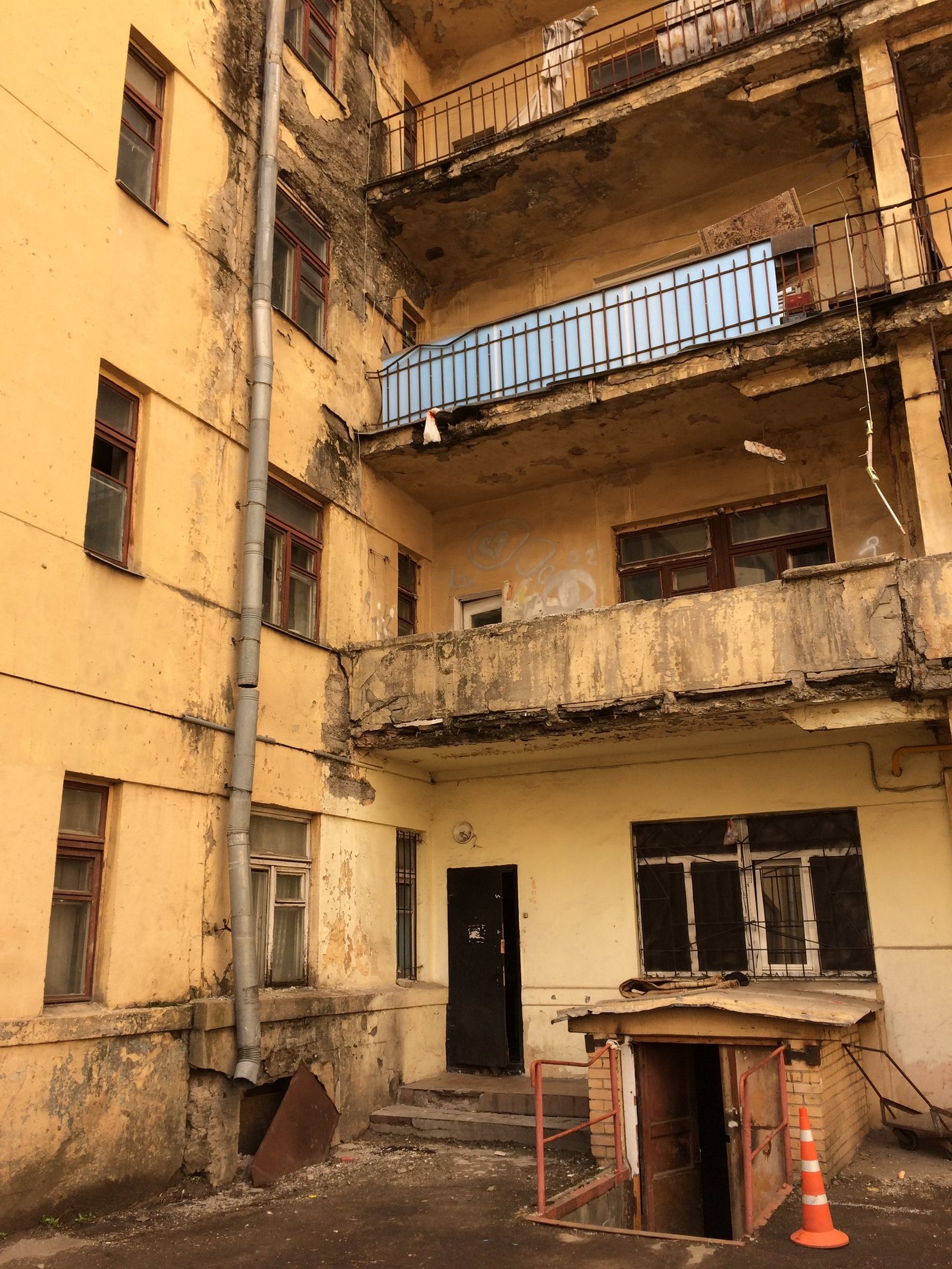 Slums under the wing of the MO - My, Moscow, Slum, Dormitory, Devastation, Architecture, Longpost