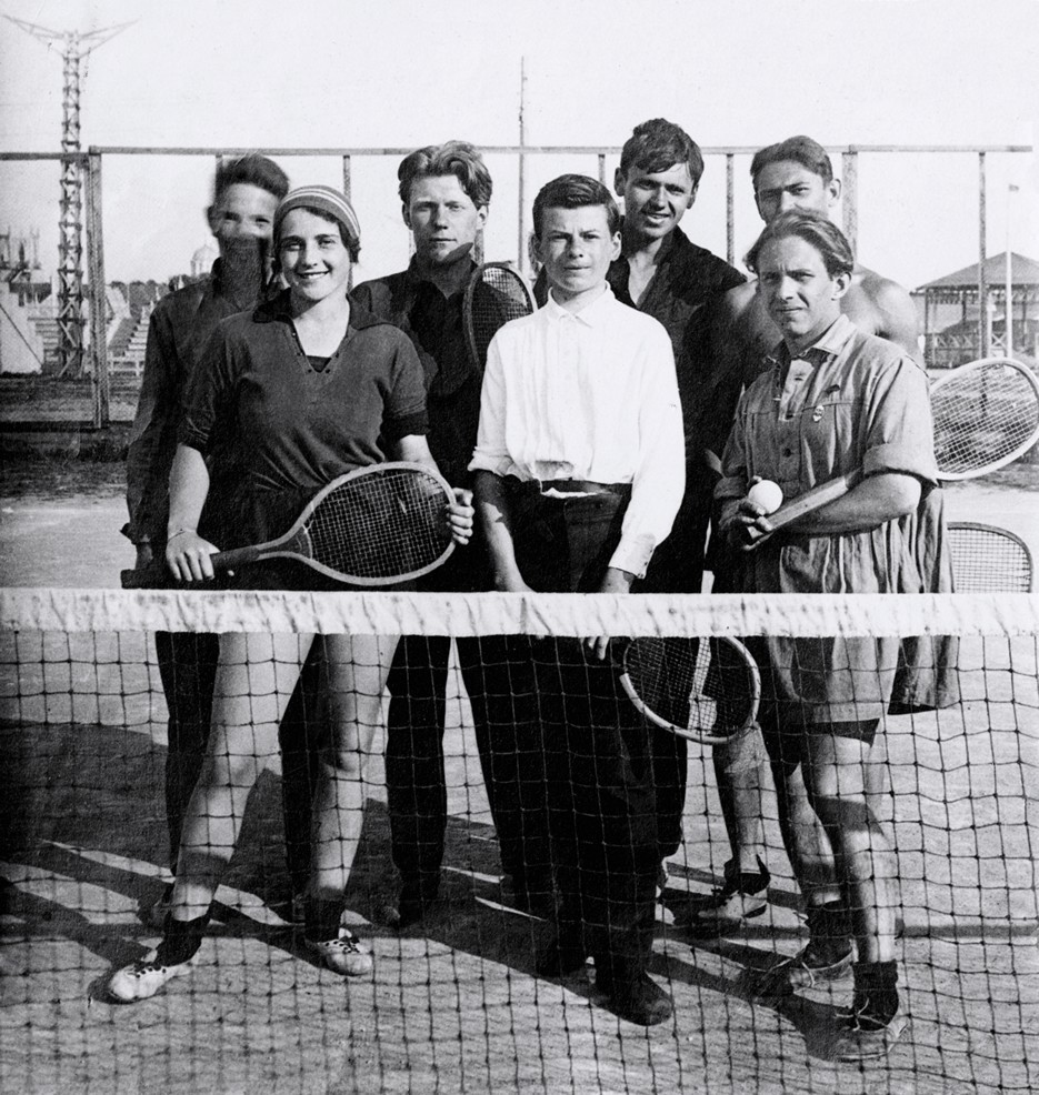 Спортсмены секции тенниса спортивного клуба «Динамо». Москва. 1925 г. Главархив Москвы - Главархив, История, Теннисисты, 1925