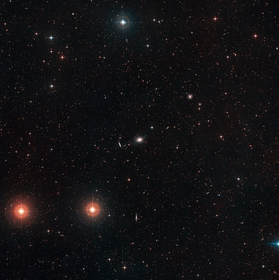 The VLT survey telescope photographed a scattering of elliptical galaxies - , Telescope, The photo, Galaxy, Placer, Longpost