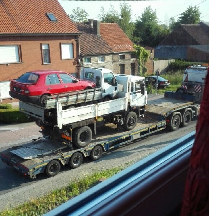 Looks like something happened... - Auto, Auto transporter