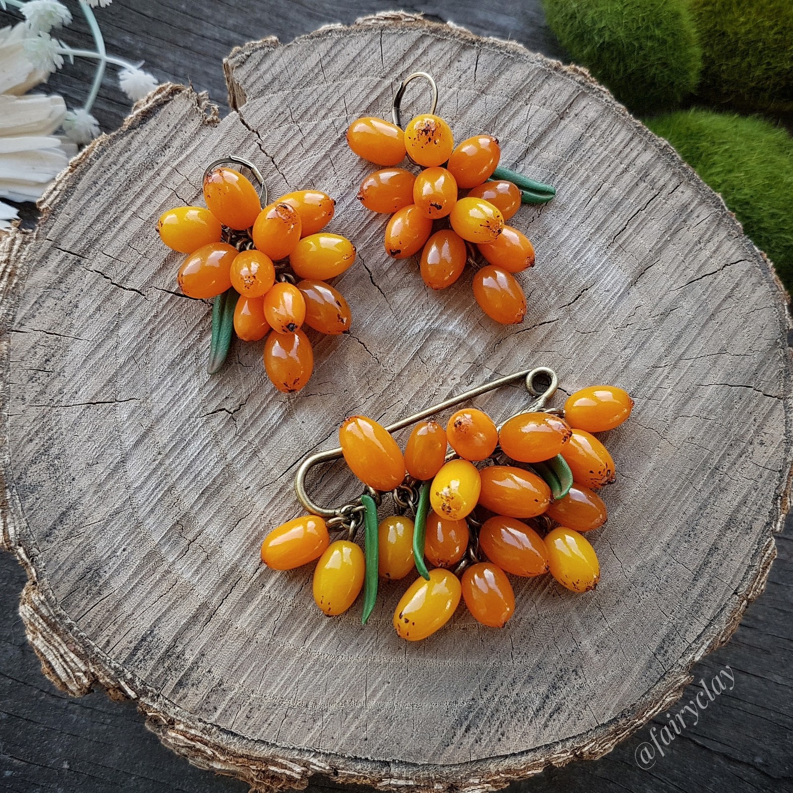 Sea buckthorn from polymer clay. - My, Sea buckthorn, Polymer clay, Needlework without process, Decoration, Longpost