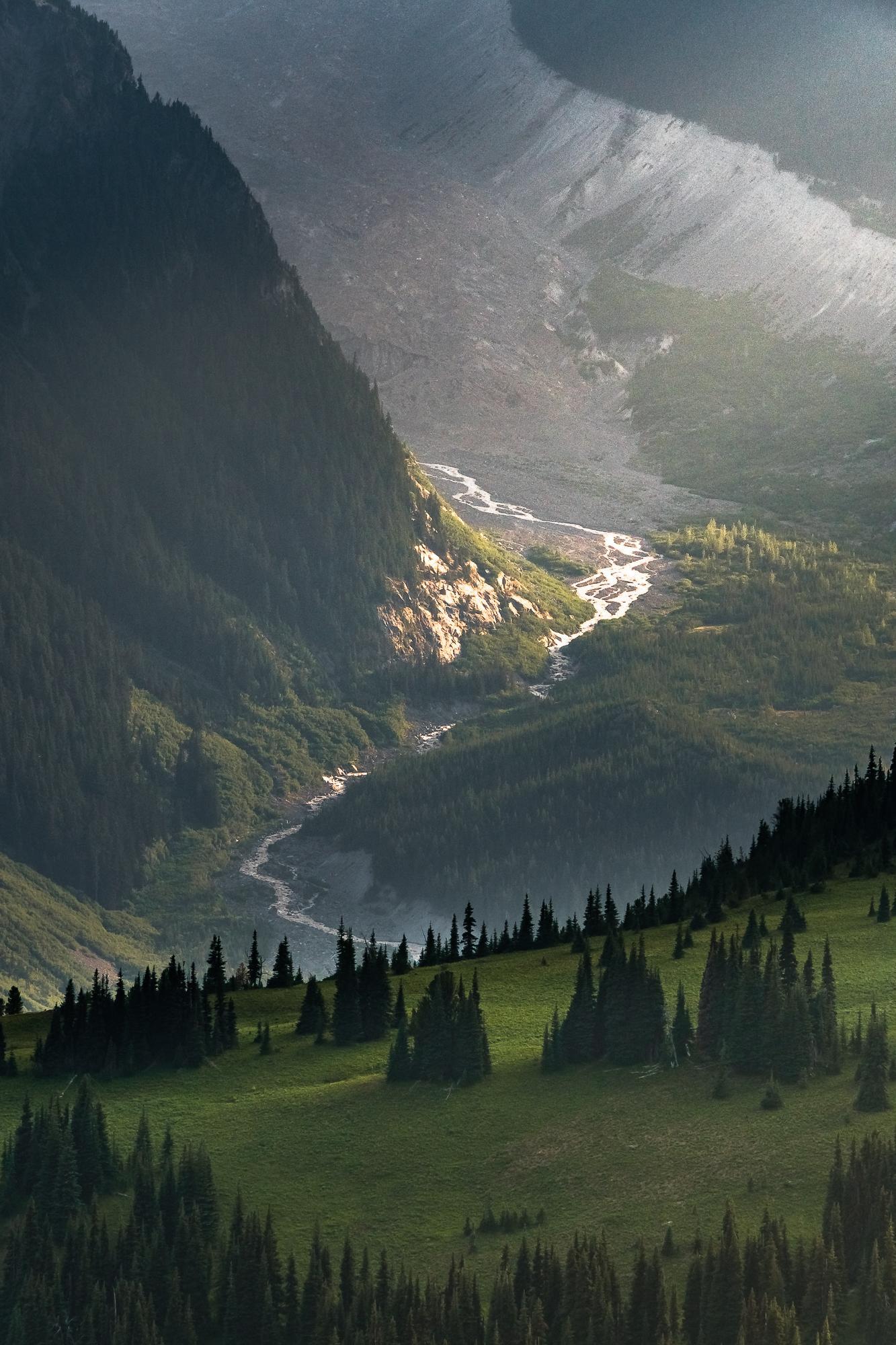 Sunlight at sunset illuminates the river at Mount Rainier (USA) - Nature, beauty of nature, The photo, The mountains, River