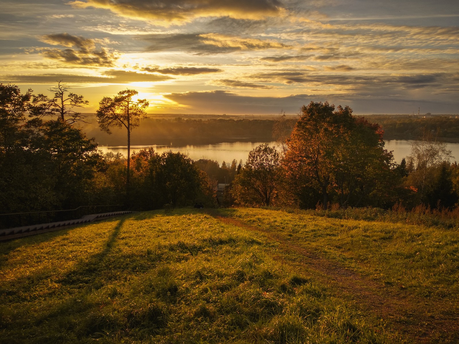 Sunset on Voronya Mountain - My, The photo, Sunset, Landscape, Leningrad region, Mobile photography, The mountains