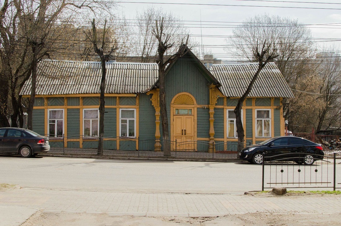 Отремонтированный волонтерами старинный деревянный дом в Калуге снесли |  Пикабу