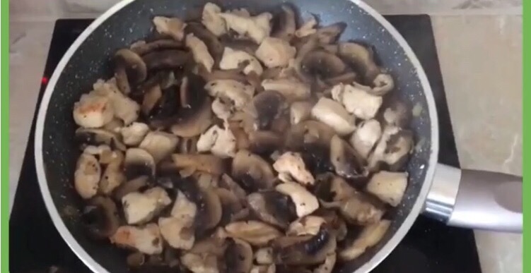 I decided to share simple recipes. I could start with scrambled eggs, but I think another time, today there will be chicken with mushrooms in a creamy sauce. - My, Kitchen, Cooking, , Recipe, , Chicken recipes, Longpost