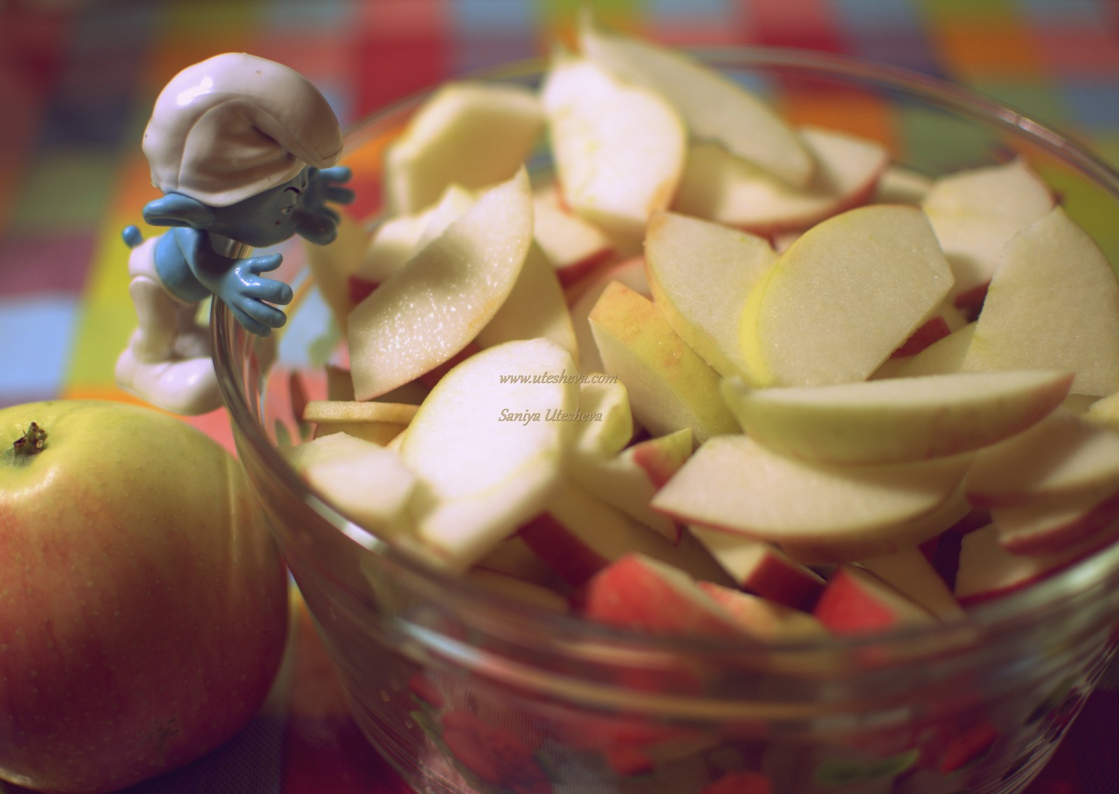 Smurf and Charlotte. - My, The smurfs, Cook at home, Charlotte, Macro photography, Photographer, Cooking, Longpost