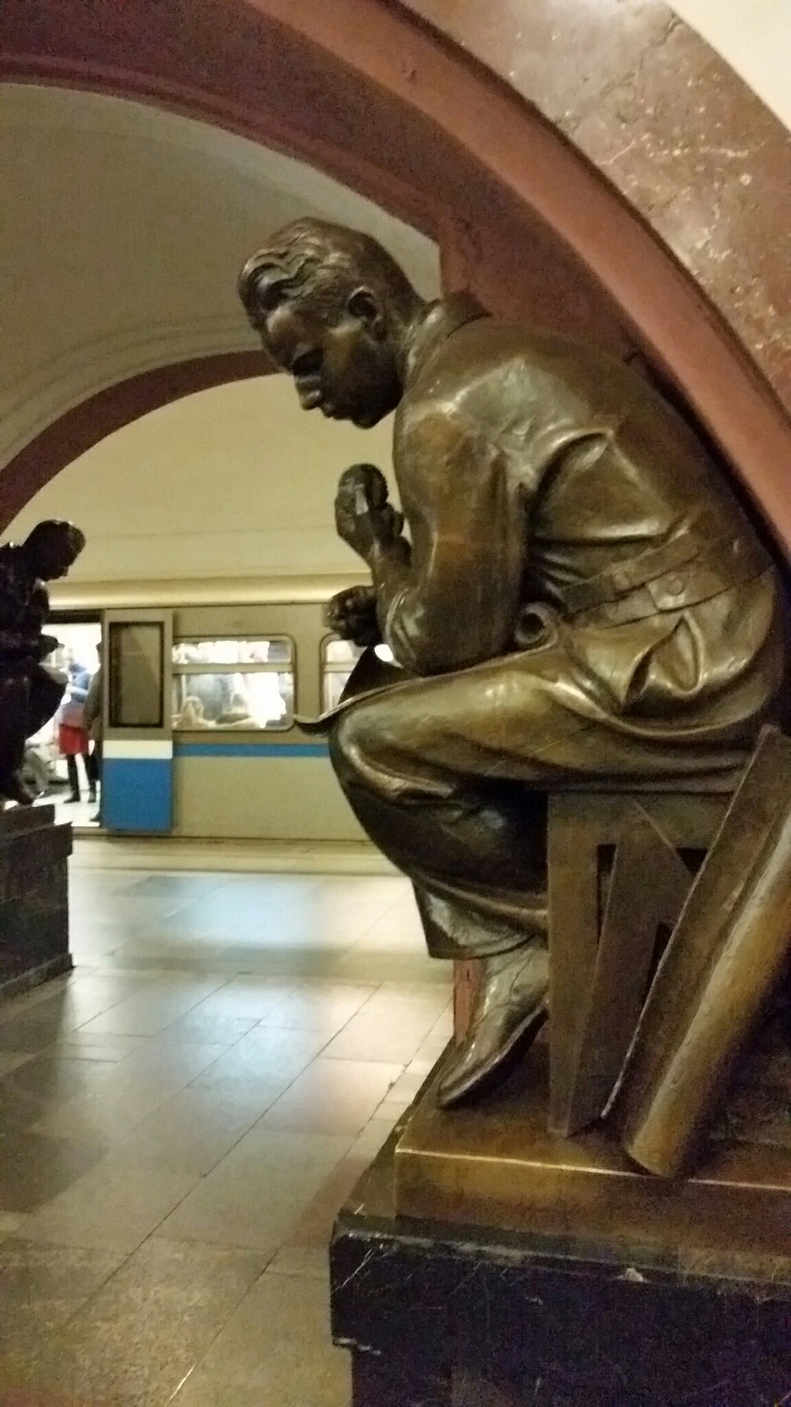 Sculptures in the subway Revolution Square: a dog of luck and stolen gears - My, Moscow, Metro, Revolution Square, Longpost