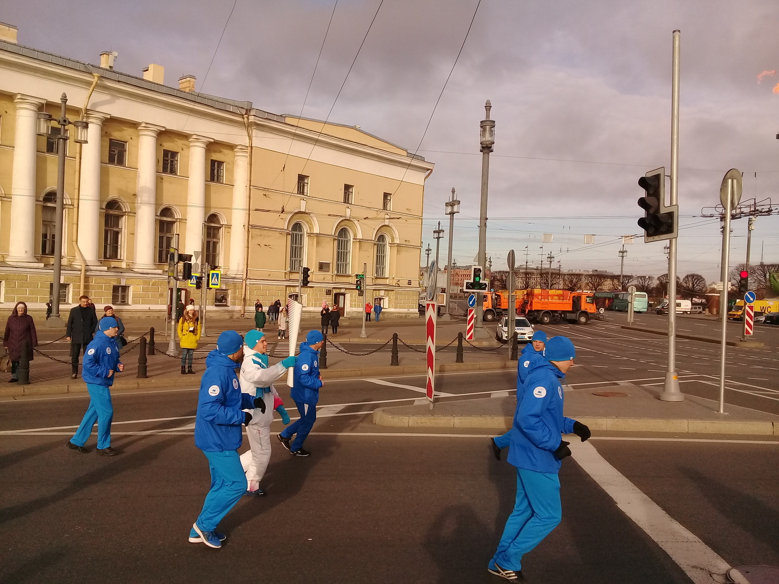 Не войти в девушку больно Не войти в девушку больно
