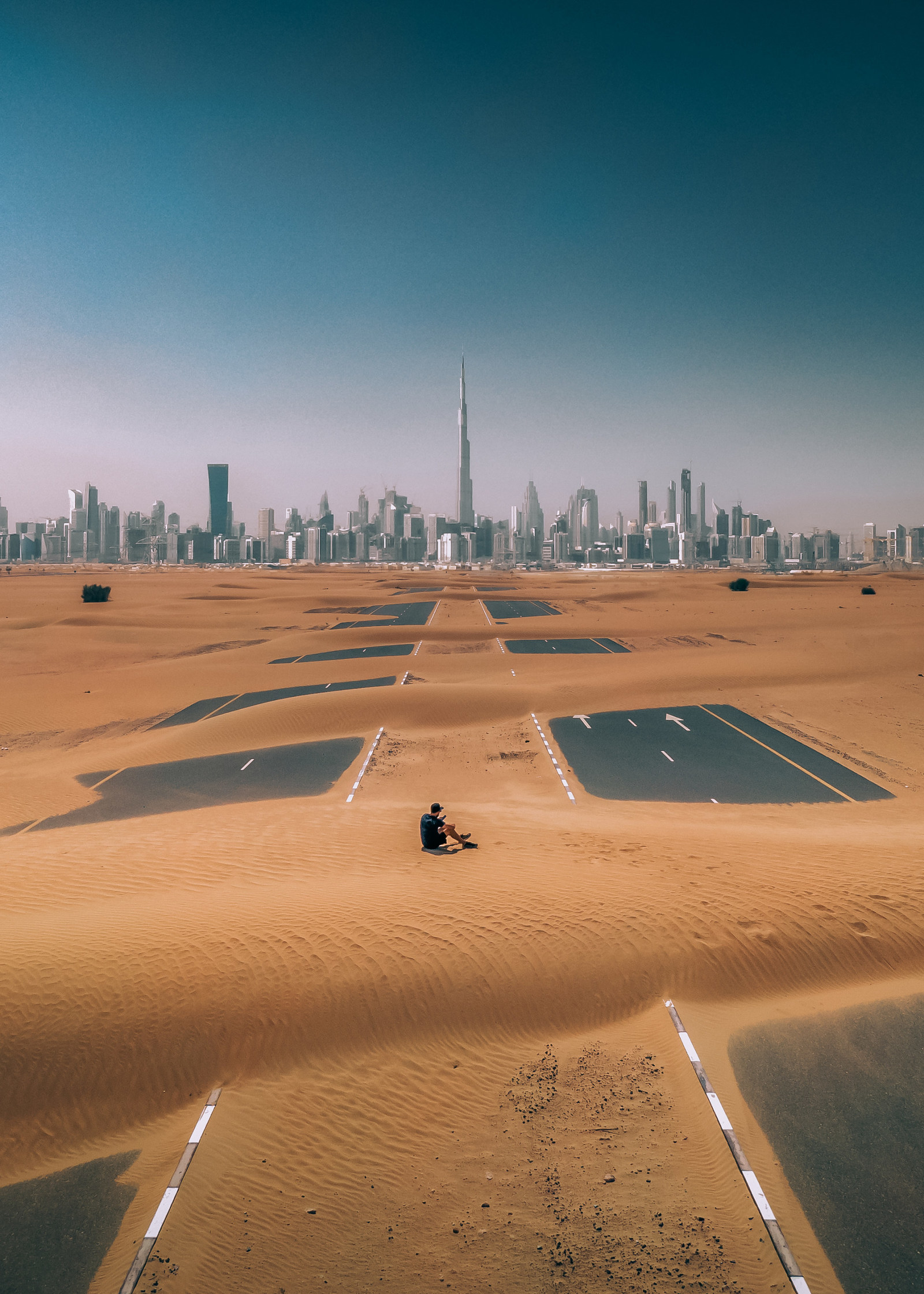 The road leads to a mirage... - UAE, Desert, The photo