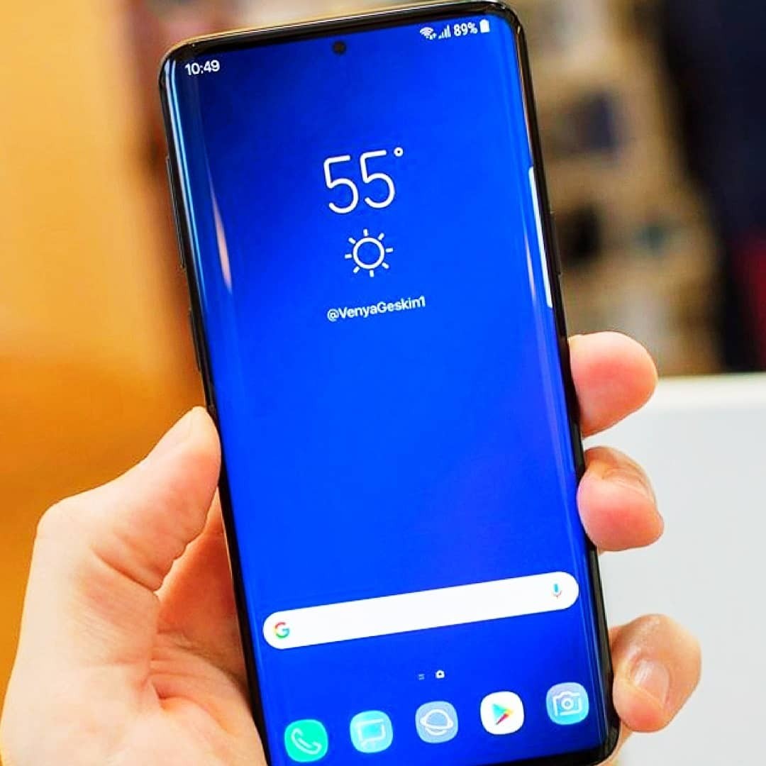 Galaxy S10 может получить круглый вырез в экране под камеру. | Пикабу