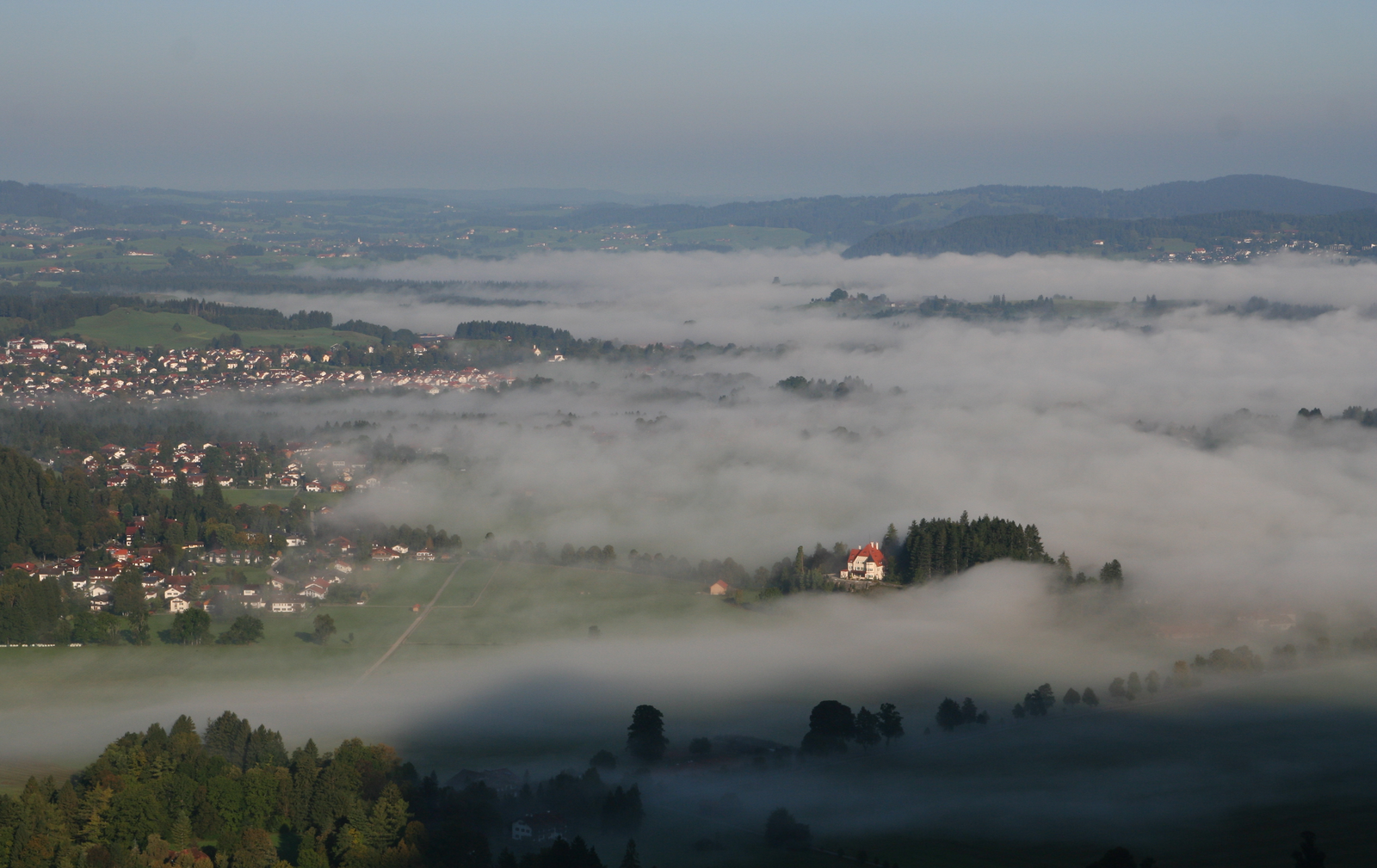 Neuschwanstein castle surroundings - My, Neuschwanstein, Fog, Morning, Valley, , Fussen, Longpost