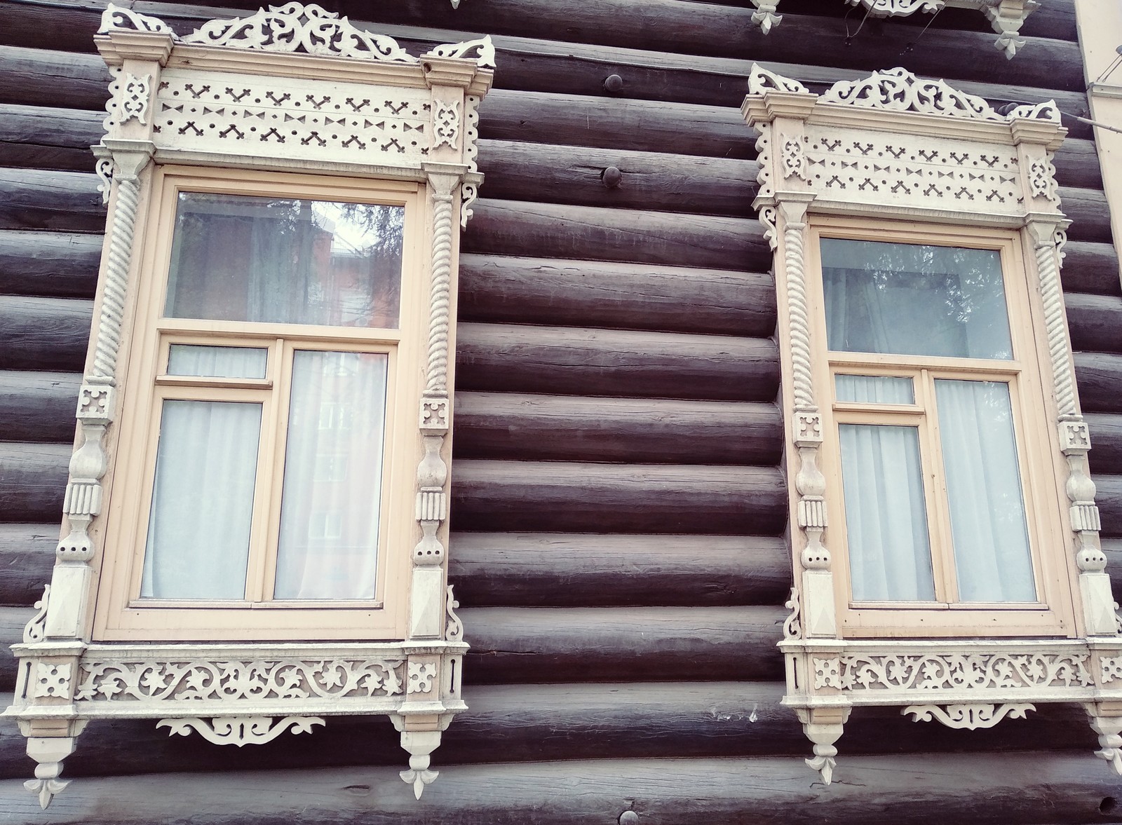 Tomsk architraves on the windows. - My, Window, Tomsk, Wooden architecture, Longpost