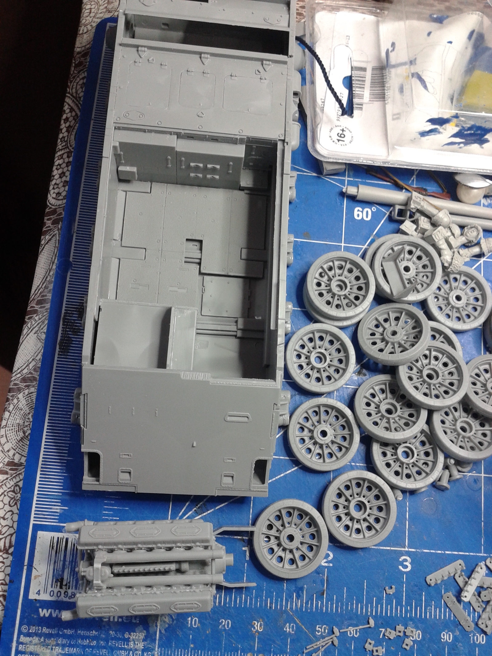 Model of the Soviet T-44 tank from Miniart in 35th scale. - My, Stand modeling, Tanks, Interior, Longpost