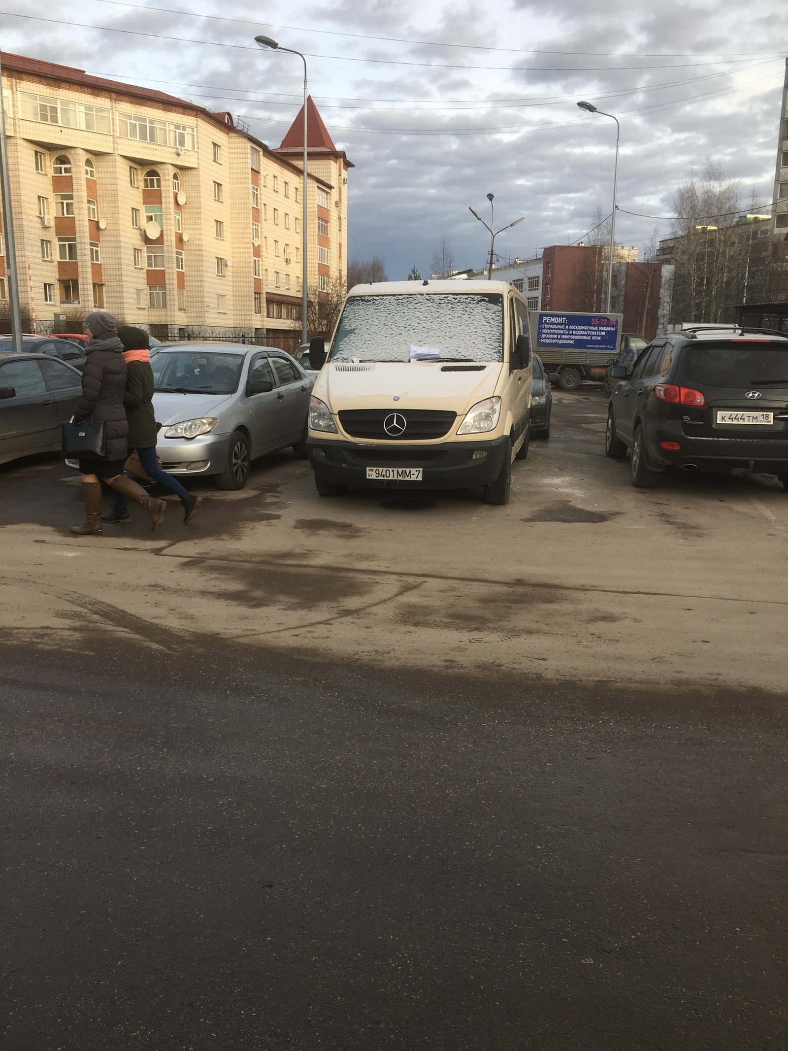 Розыск хозяина мерса. Стоит уже третий год (а может и больше) - Моё, Розыск, Автобус, Мерседес, Сыктывкар, Длиннопост