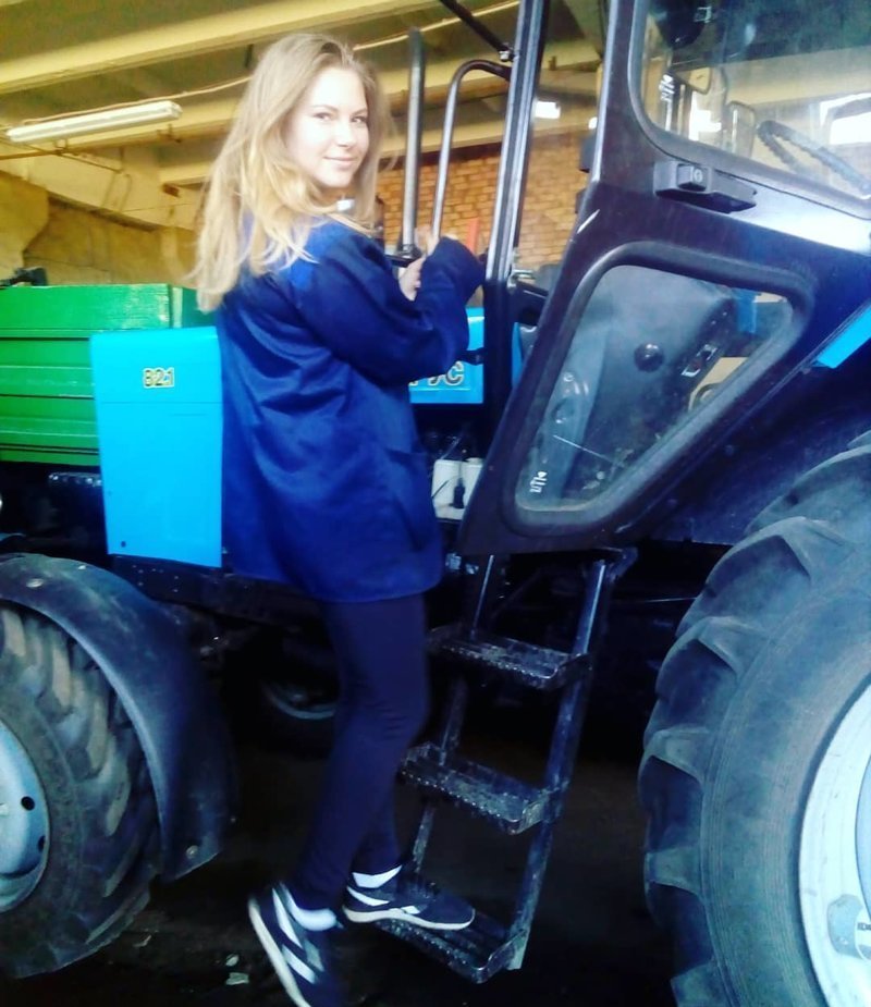 Riding a tractor? - Girls, Tractor, The photo, Beautiful girl, Joke, Humor, Longpost