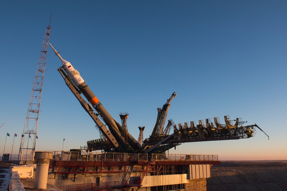 The Soyuz-FG launch vehicle is ready for launch on December 3. - Space, Rocket, Cosmodrome, Baikonur, ISS, Roscosmos, NASA, Космонавты, Video, Longpost