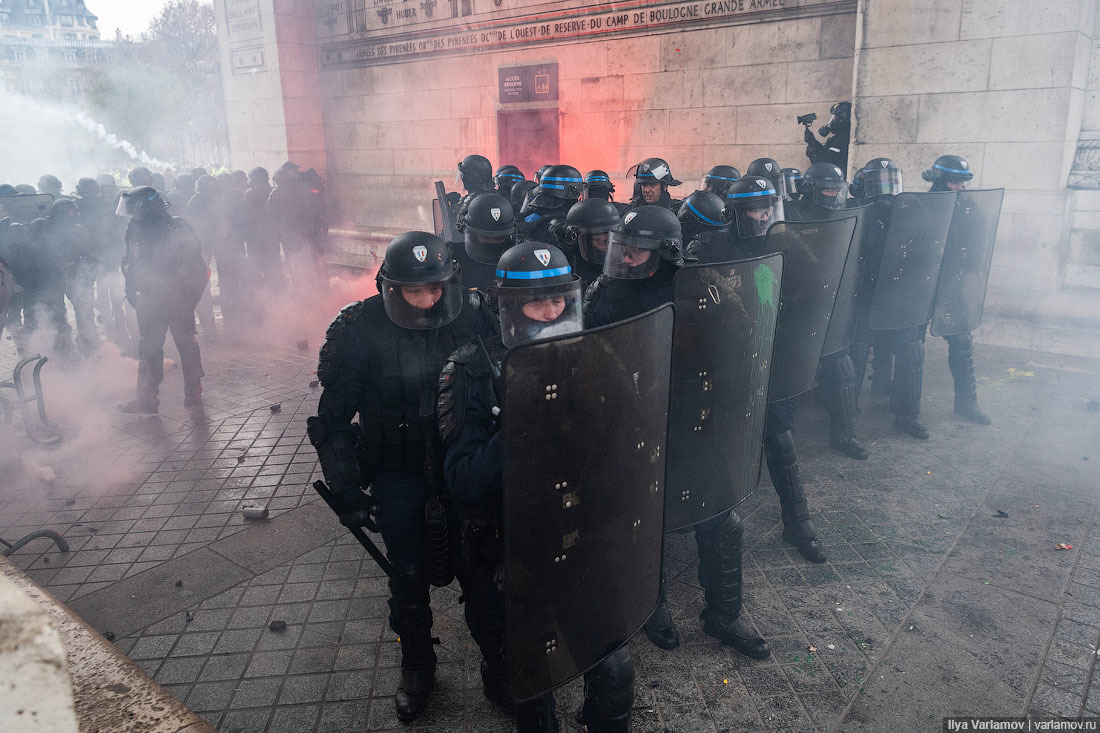 Pogroms in Paris - My, France, Protest, Longpost, Pogrom, Paris, Police, Protest actions, Ilya Varlamov