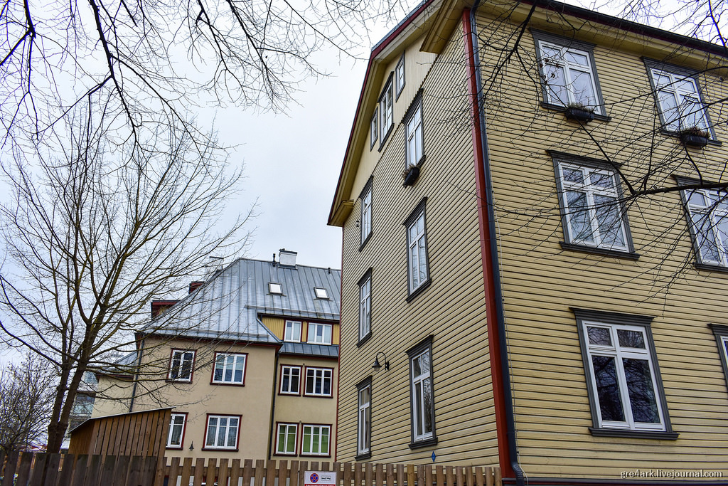 What is being done with wooden buildings in Tallinn - Estonia, Tallinn, Europe, Longpost, Architecture, The photo, Urbanism, Building, House