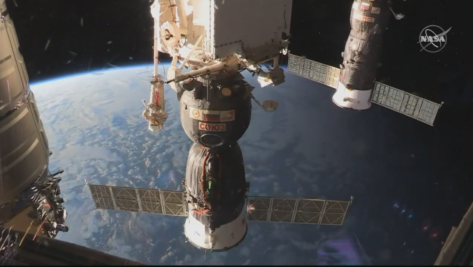 Footage of the broadcast of the astronauts' spacewalk - Космонавты, ISS, Union, Oleg Kononenko, , Roscosmos, Video, Longpost, Sergey Prokopyev