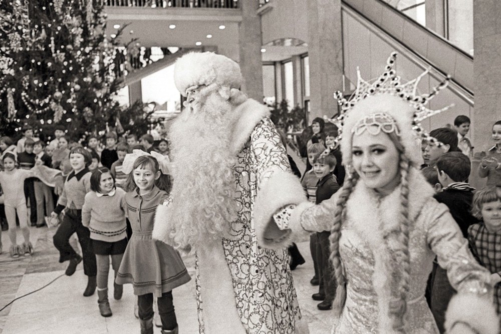 Photo with Soviet Santa Claus - Accordion, Father Frost, New Year, , The photo, Nostalgia, Longpost, Repeat