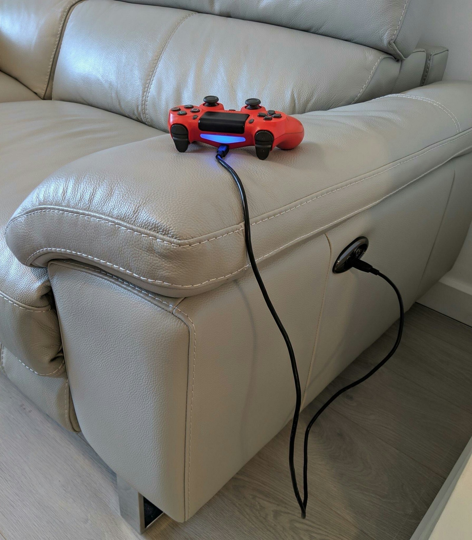 I have to find and buy this sofa. - Sofa, Games, League of Gamers, Gamers, The photo, Convenience