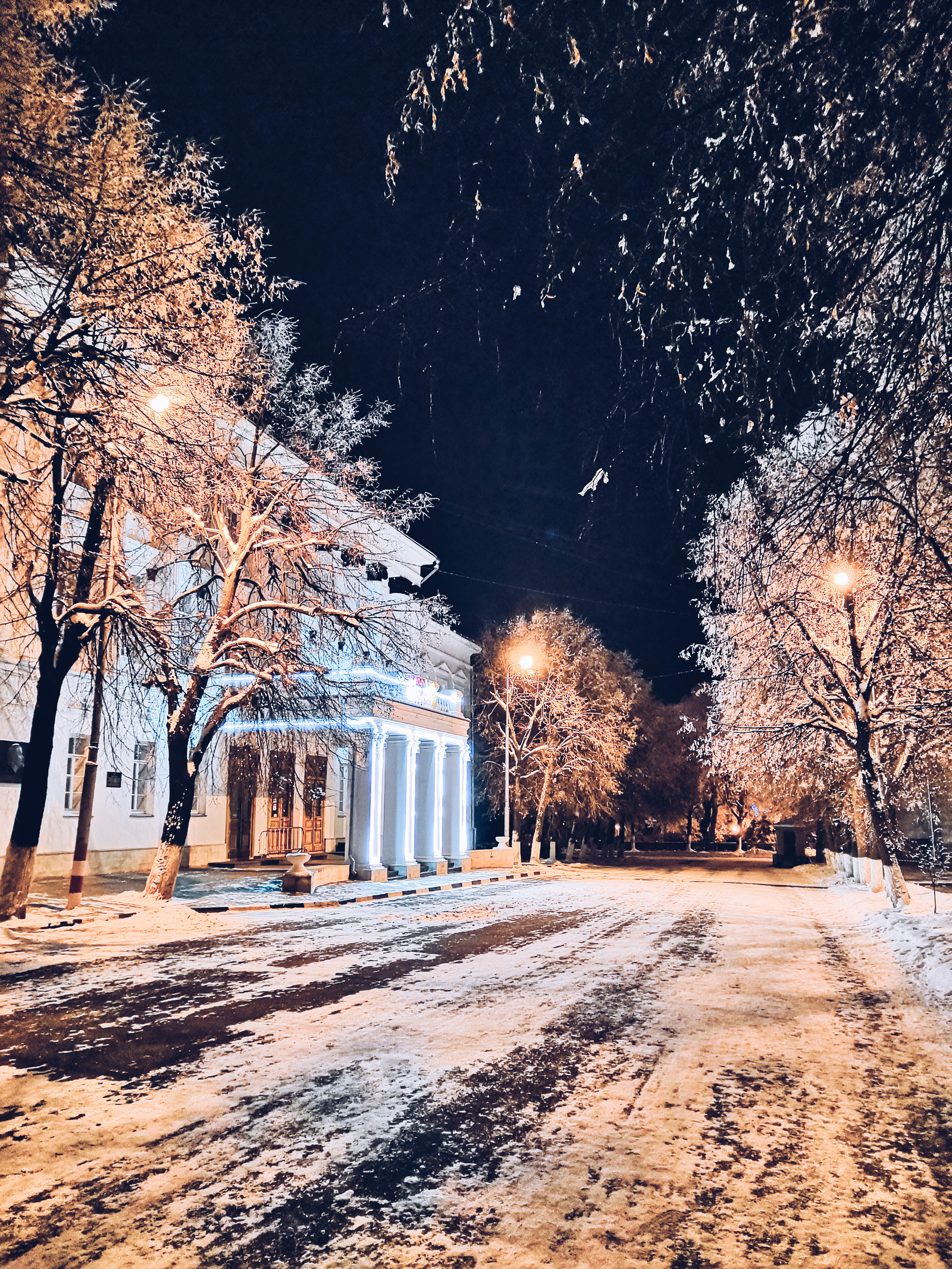 New Year's street - My, Winter, Ulyanovsk, New Year, Mobile photography, The photo, Honor 10