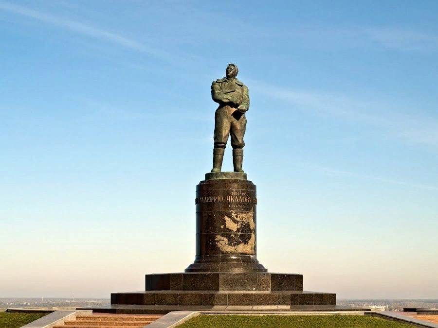 Monument to Maxim Gorky. Nizhny Novgorod. - My, Nizhny Novgorod, bitter, Tourism, Longpost