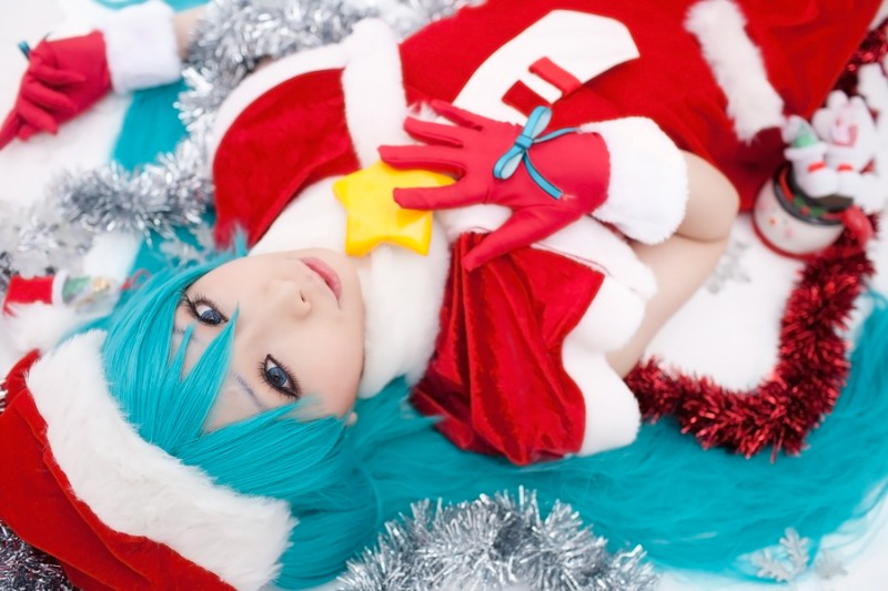 Новогодний косплей в школе. Новогодний косплей аниме. Hatsune Miku косплей. Новогодний косплей девушки. Косплей на новый год для девушки.