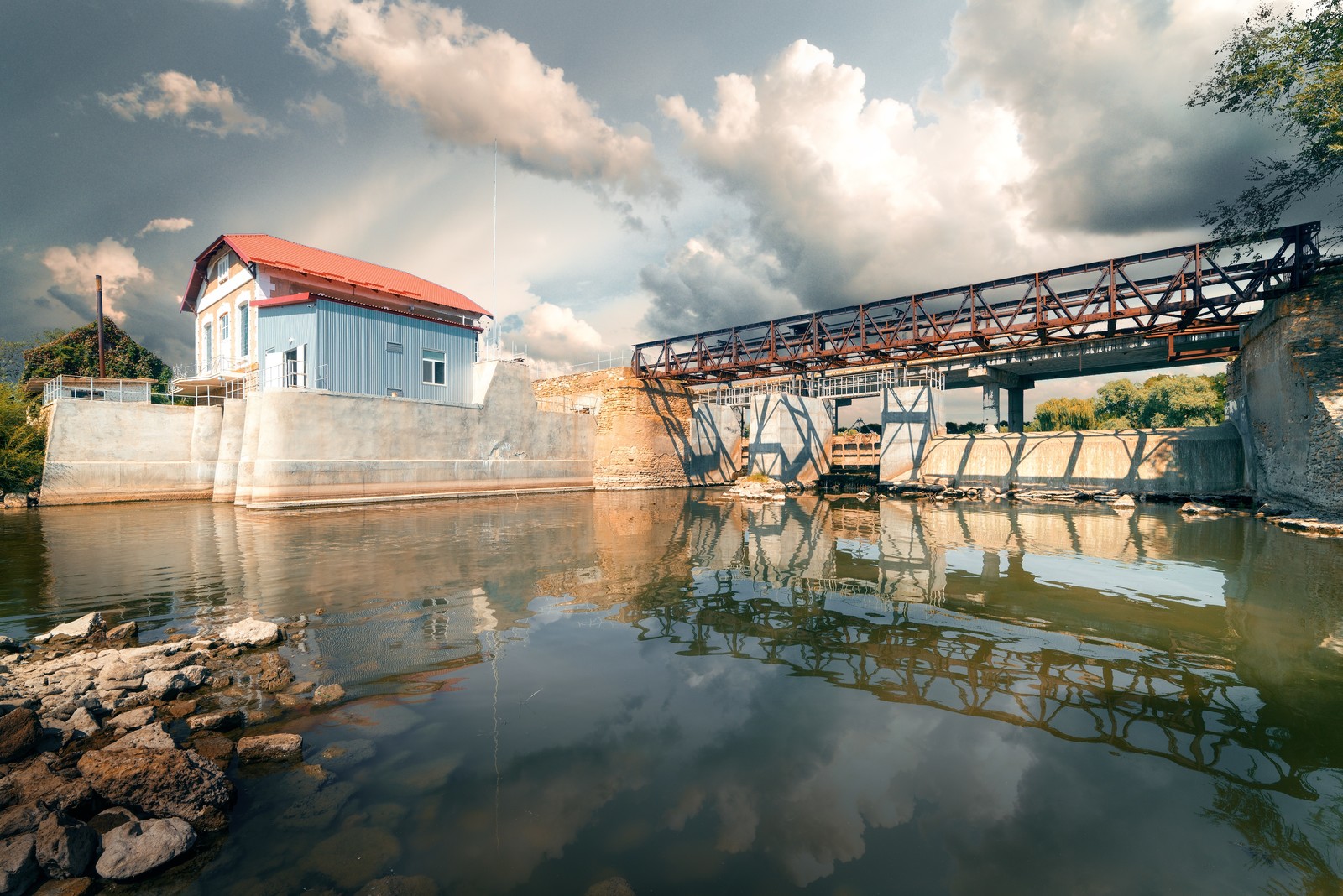 Velykoaleksandrovskaya HPP. Kherson region. - My, The photo, Hydroelectric power station, Electricity, Story, Landscape, Summer, Rain