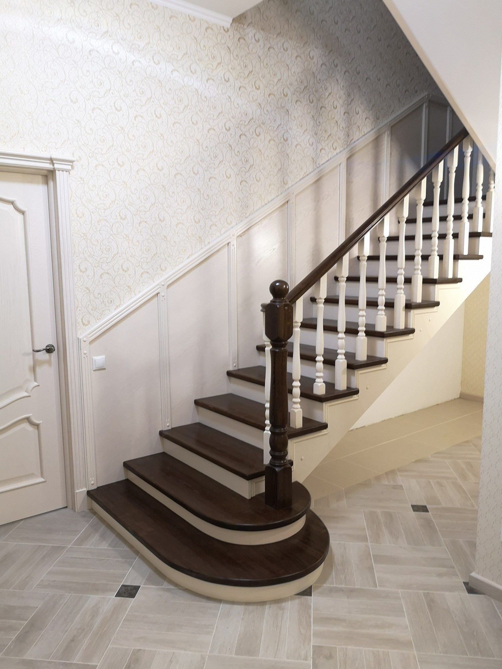 Виды и дизайн лестниц на второй этаж