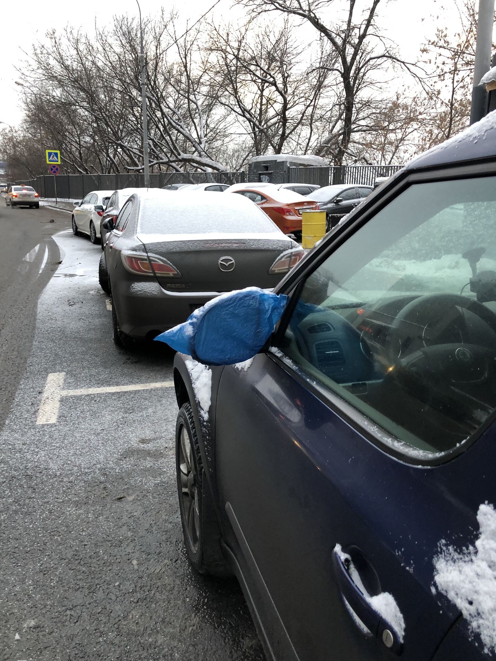 Are your parking mirrors splattered? - My, Moscow, Life hack, Shoe covers