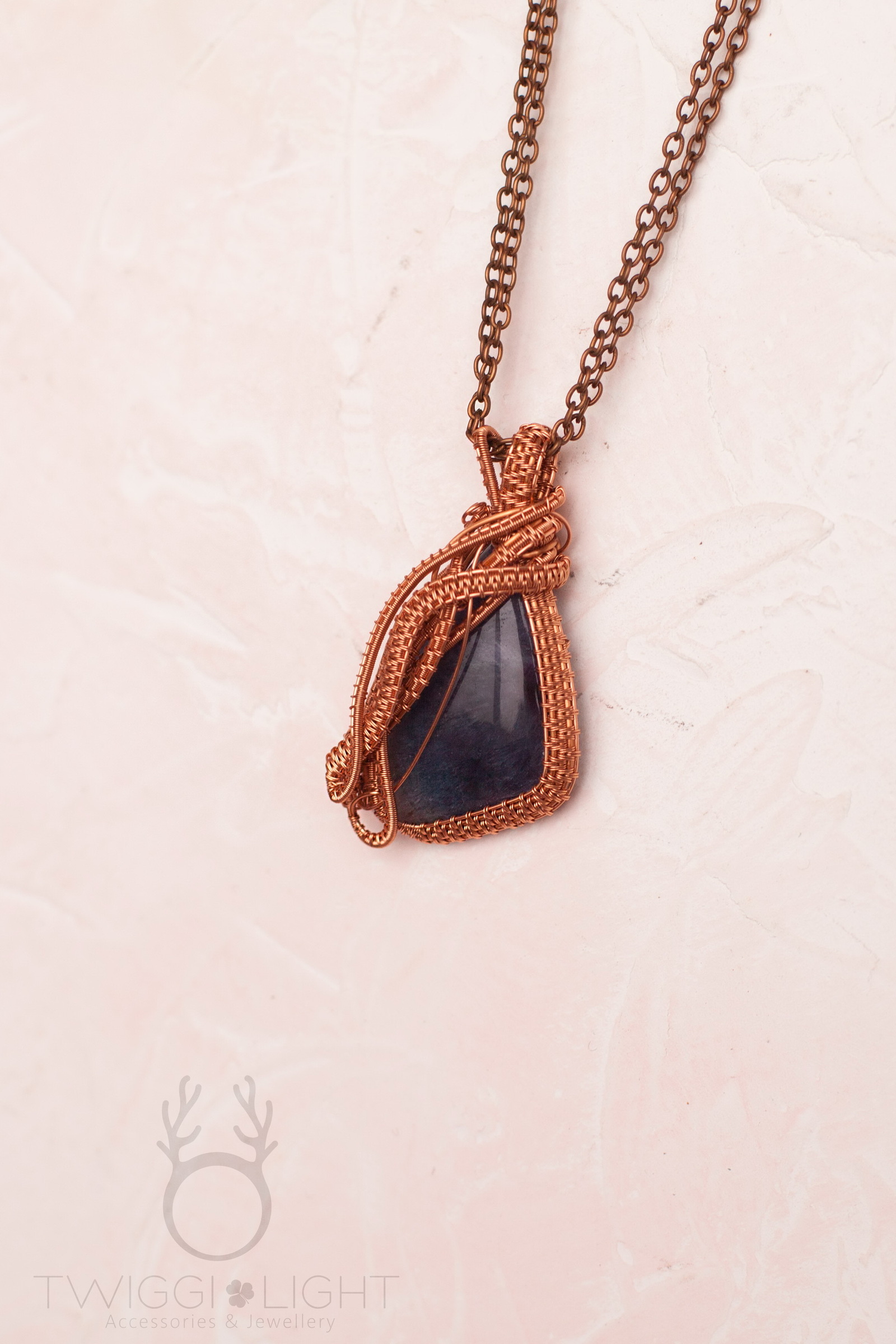 Pendant with fluorite - My, Needlework without process, Wire wrap, Pendant, Fluorite, A rock, Copper, Copper wire, Longpost