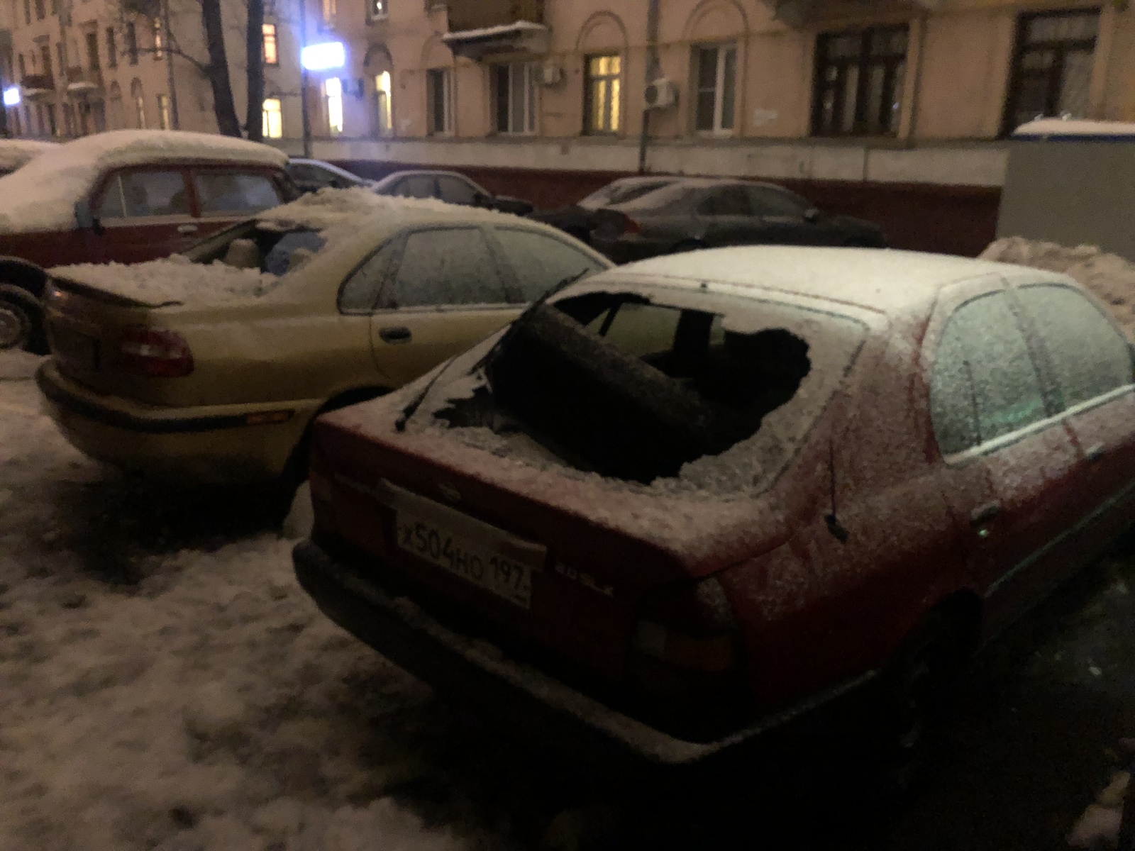 Came home like this.. - My, Vertical video, Snow, Ice, Utility services, Moscow, Video, Longpost