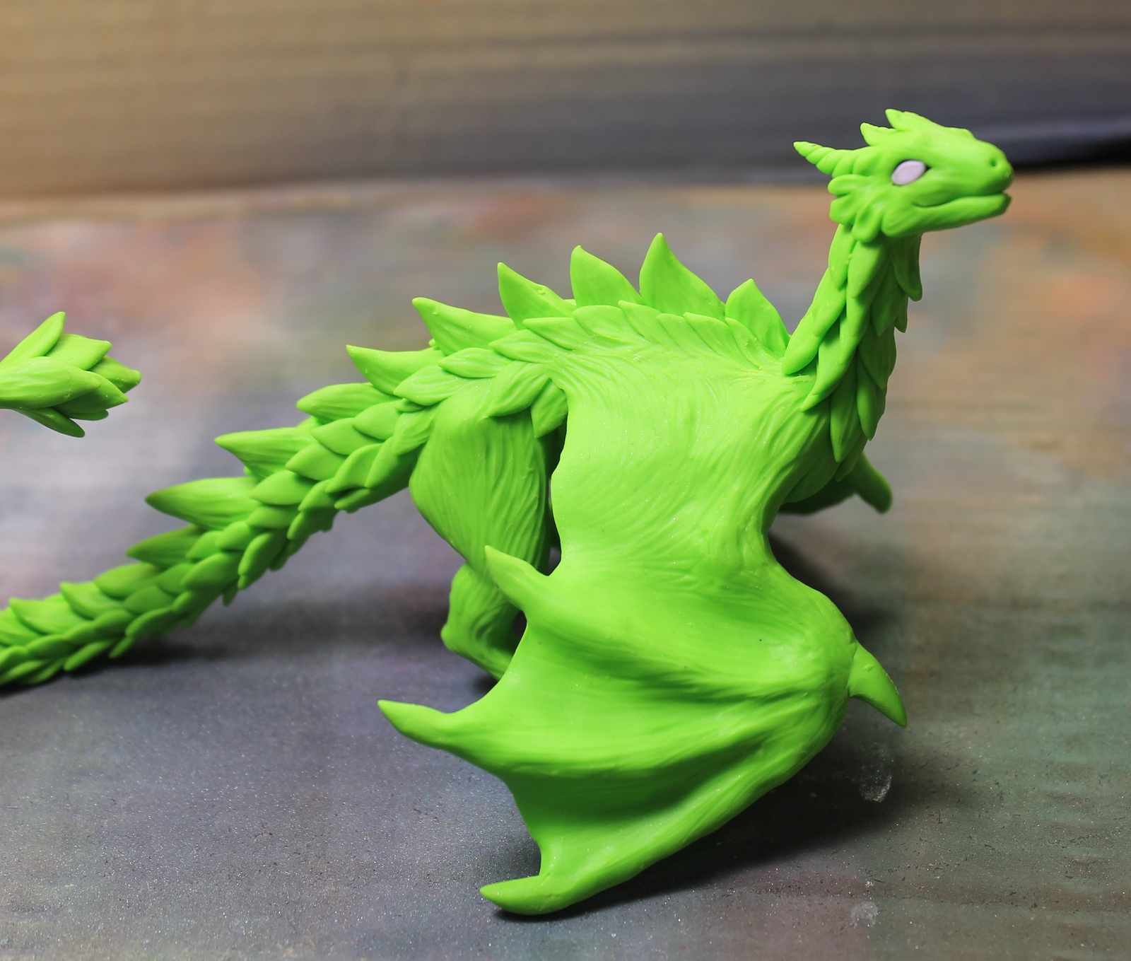 лепим из пластилина дракона поэтапно. дракон из пластилина. дракон ночная фурия из полимерной глины. дракон из пластилина для детей. дракон из пластилина.