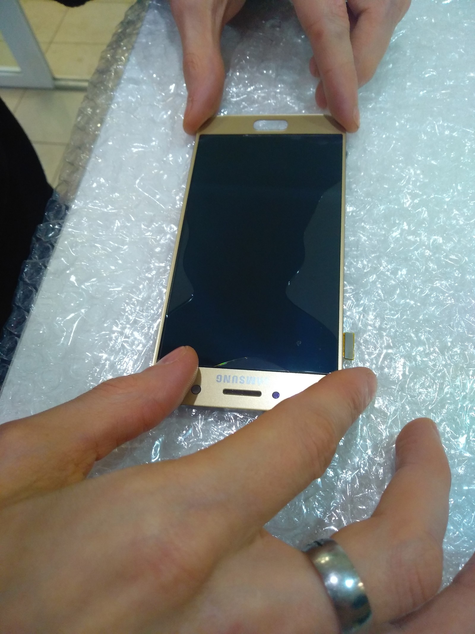 Plywood. Samsung A5 2017 (a520f) display glass replacement - My, Glass replacement, Samsung, Longpost, Repair of equipment, Ремонт телефона