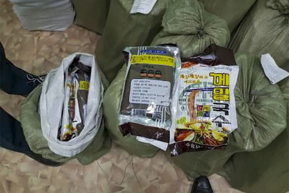 A resident of North Korea tried to smuggle almost 700 kg of noodles into Russia. - Smuggling, Noodles, news, North Korea