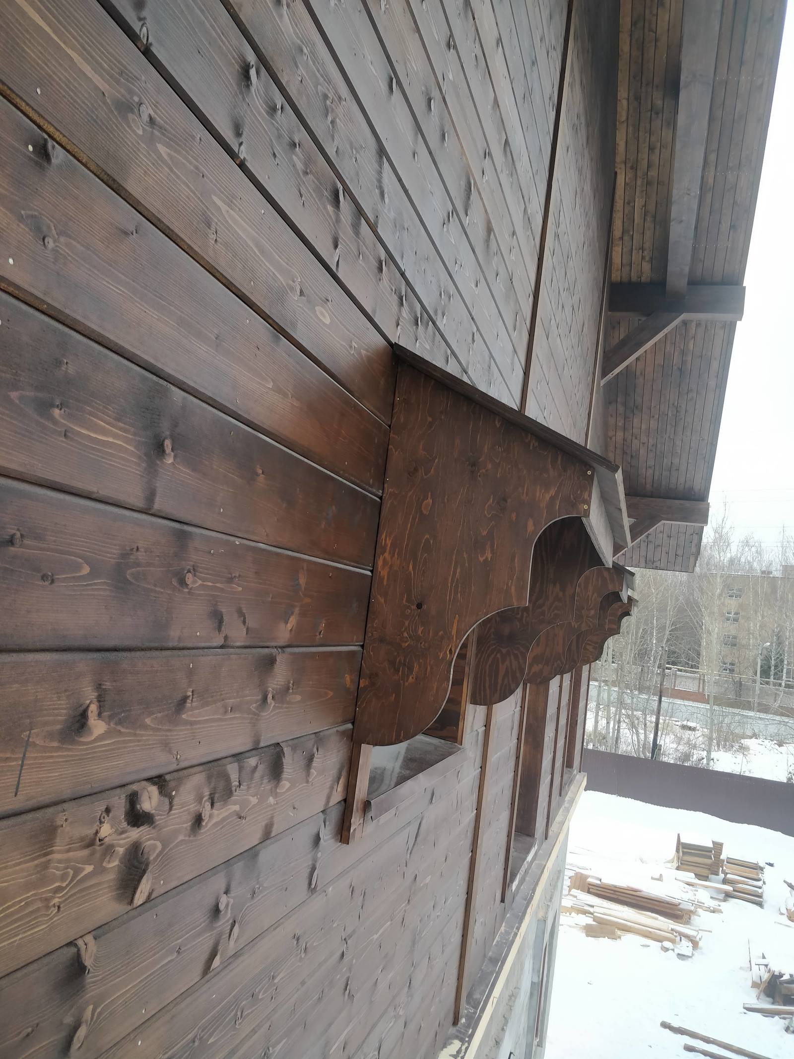 A visor over a window or a cap on Senka, when viewed from below. - My, Building, Kazan, Longpost