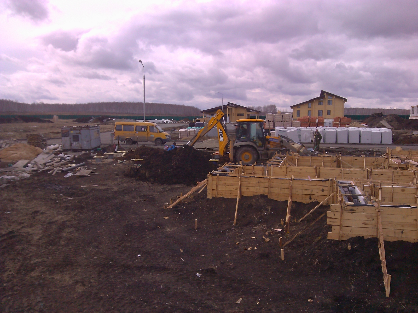 When you can’t slab, but if you really want to, then you can pile. - My, Hammered piles, Slope of the plot, Winter foundation, , Longpost