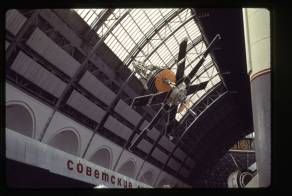 1969 г. Фотографии павильона Космос на ВДНХ Роба Кетчерсайда (Rob Ketcherside) - СССР, ВДНХ, Длиннопост, Фотография, Павильон космос