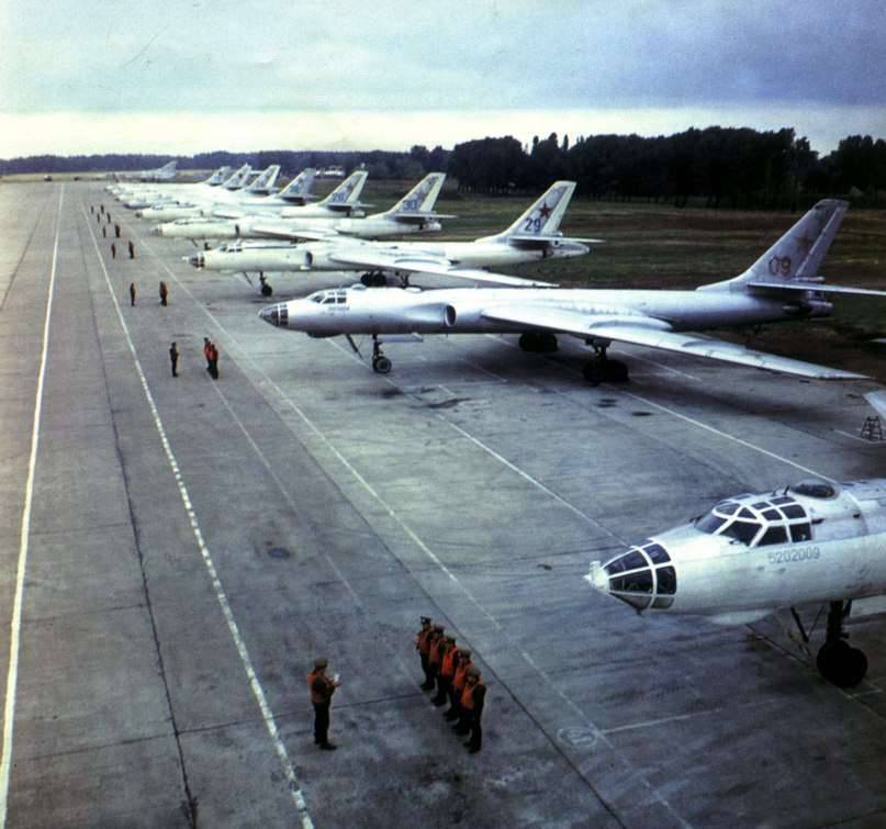 TU-16. Plane-epoch. - Airplane, Strategic bombers, Tu-16, Longpost, Bomber