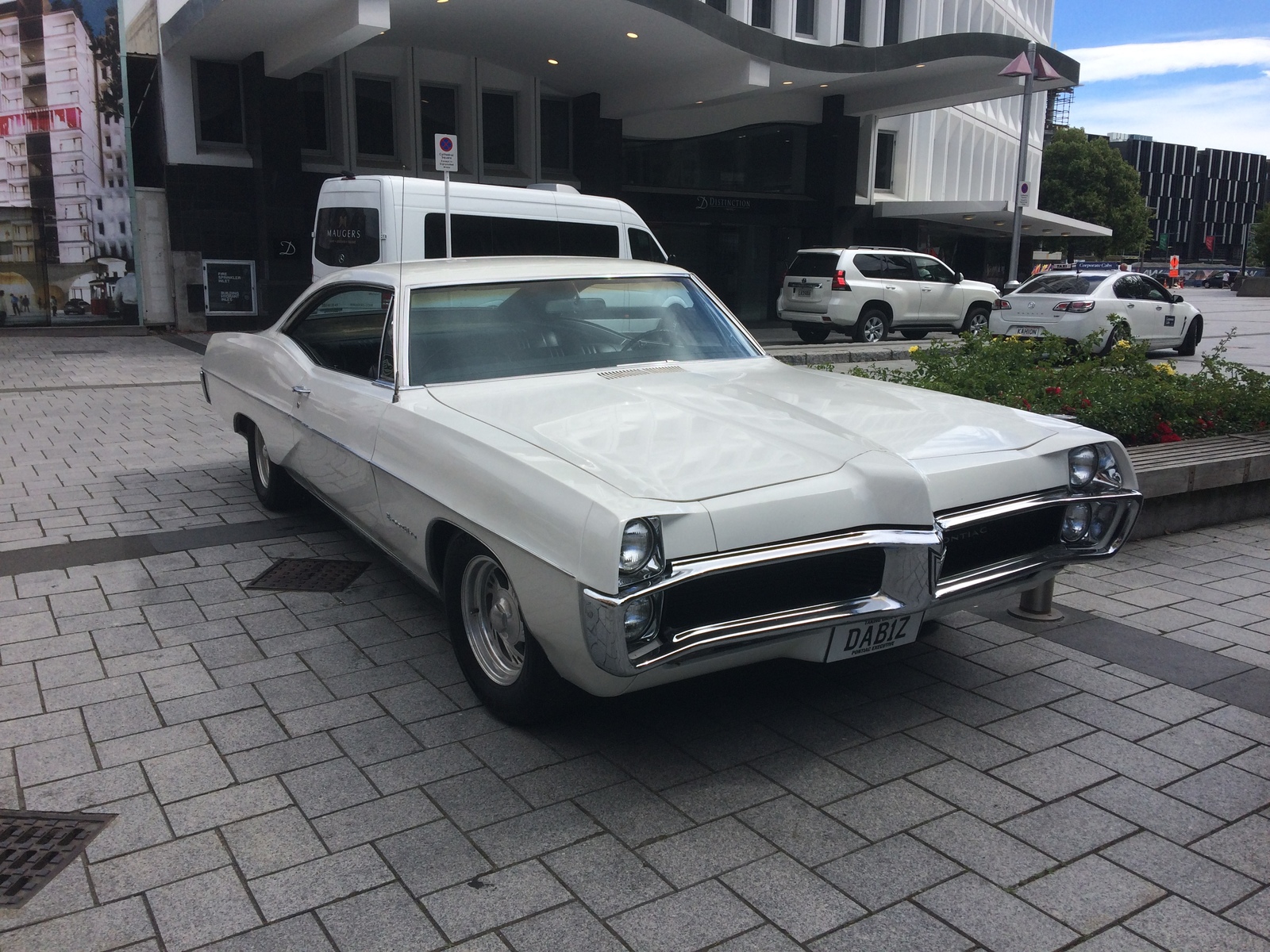 Pontiac Bonneville (3rd generation) выпускался с 1965 года.Стал «флагманом»  марки, серийное производство проходило на пяти заводах США. | Пикабу