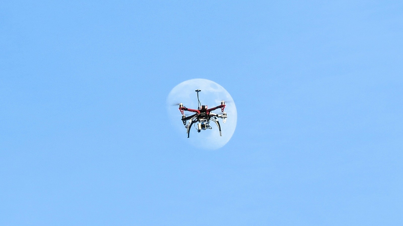 Copter on the background of the moon - My, Copter, Quadcopter, moon