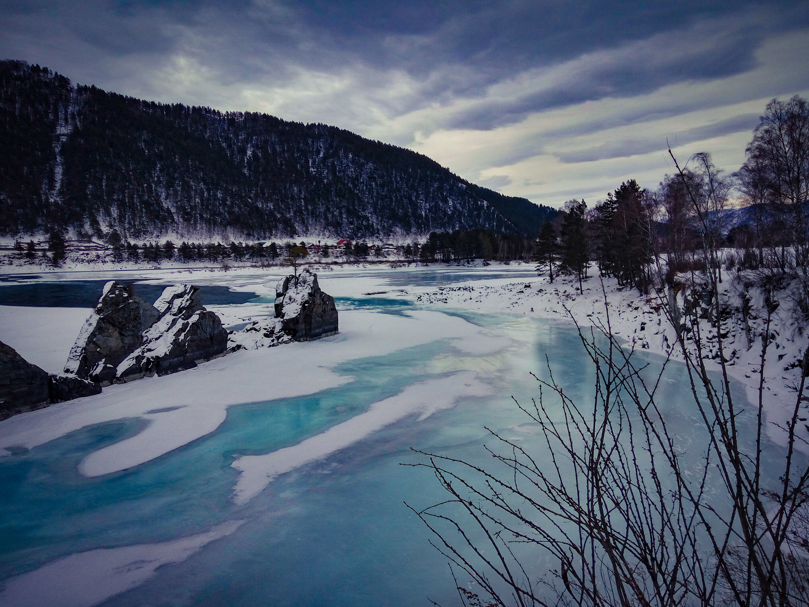 Turquoise ice. Katun. - My, Beginning photographer, Mountain Altai, Travels, Longpost, Ice, Altai Republic